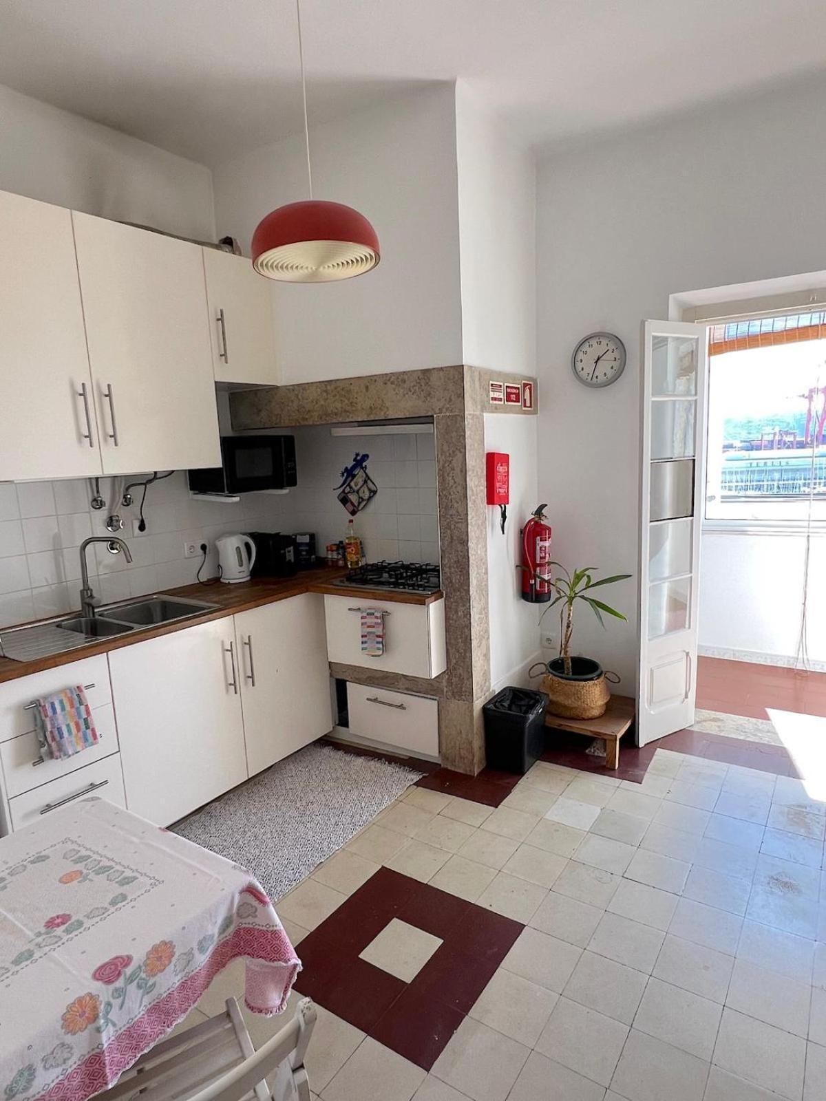 Apartamento Sobre O Rio Lisboa Екстериор снимка